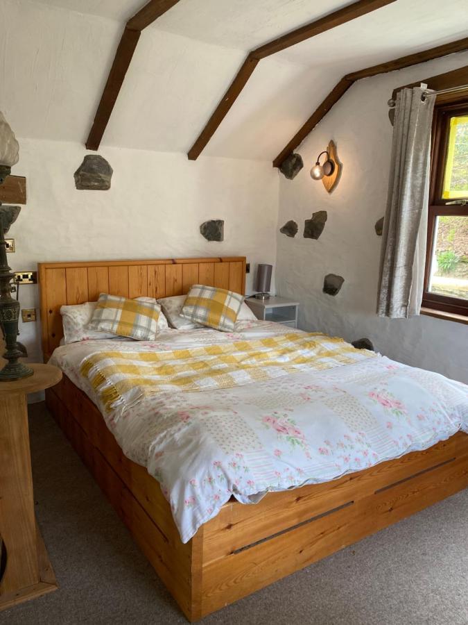 Beautiful Secluded Farmhouse With Hot Tub Villa Barmouth Exterior photo